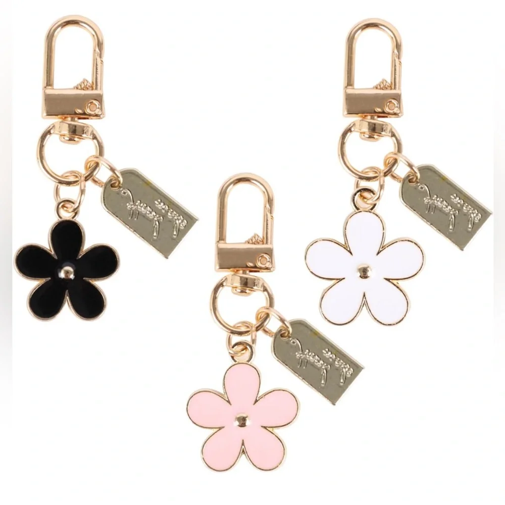 NIP Cute Flower Keychain - Key Chain Crystal Rhinestone Decor Accessories - Picture 1 of 8